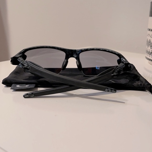 NWOT Oakley FLAK 2.0 (Asian Fit) Sunglasses - Picture 2 of 3